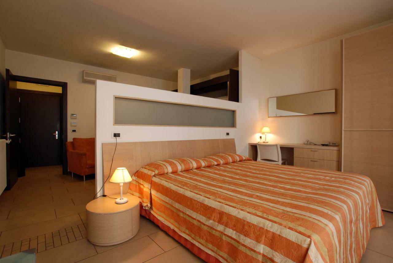 Hotel Carlton Ferrara Room photo